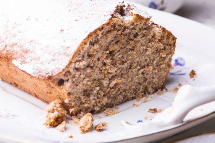 Karydopita me Avga Walnut Cake with Eggs